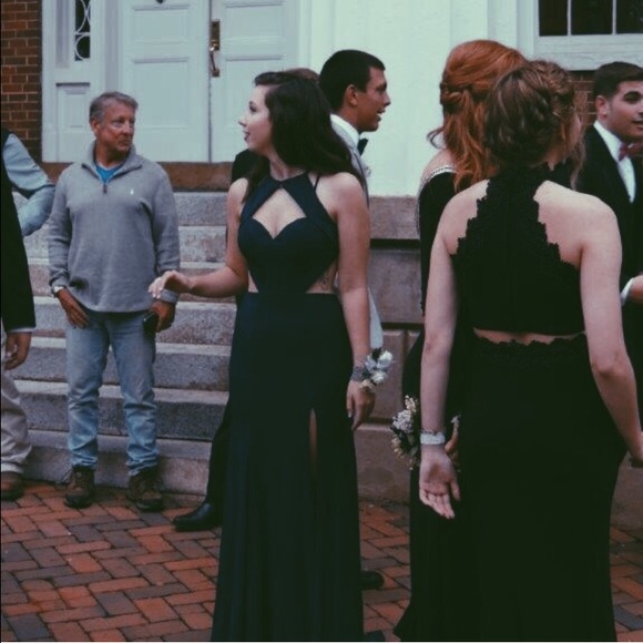 Navy Alyce Paris prom dress. - Picture 1 of 4